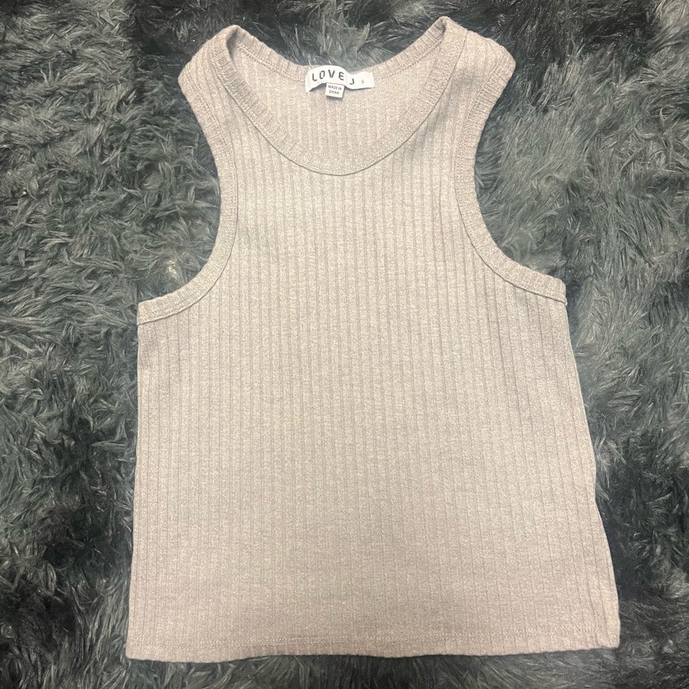 Gray cropped tank.